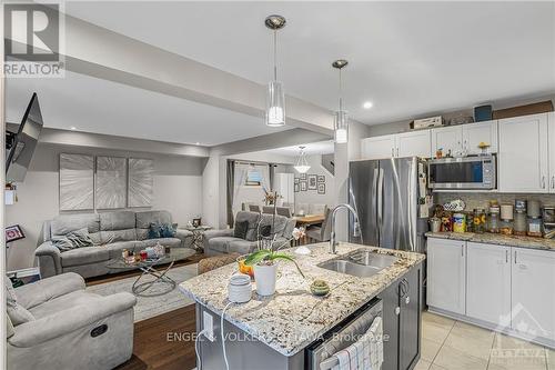 422 Country Glen Way, Ottawa, ON - Indoor Photo Showing Kitchen With Double Sink With Upgraded Kitchen