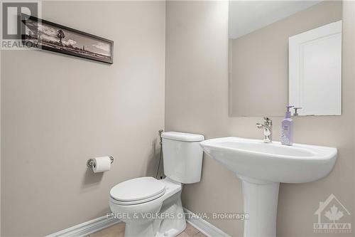 422 Country Glen Way, Ottawa, ON - Indoor Photo Showing Bathroom