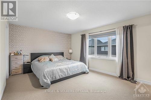 422 Country Glen Way, Ottawa, ON - Indoor Photo Showing Bedroom