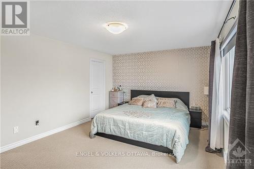 422 Country Glen Way, Ottawa, ON - Indoor Photo Showing Bedroom