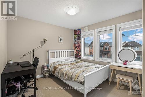 422 Country Glen Way, Ottawa, ON - Indoor Photo Showing Bedroom