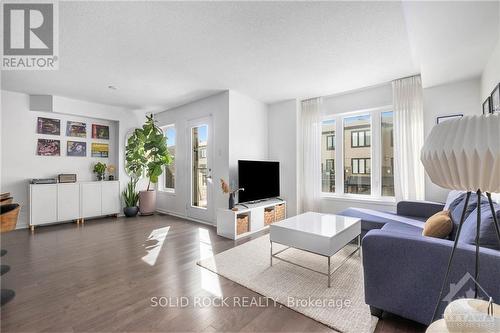 804 Element, Ottawa, ON - Indoor Photo Showing Living Room