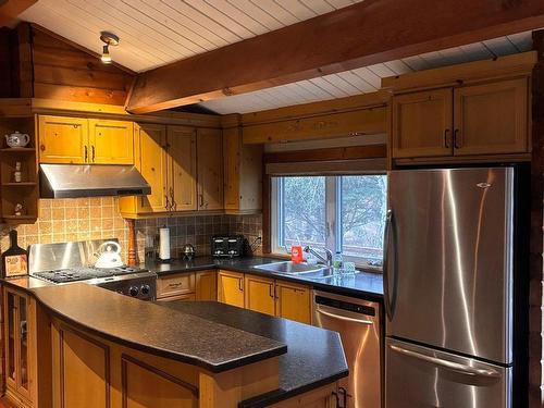 Cuisine - 361 Av. De L'Église, Saint-Sauveur, QC - Indoor Photo Showing Kitchen With Double Sink