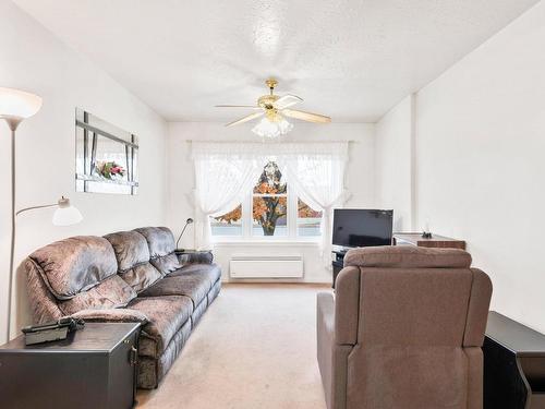 Living room - 171  - 173 Rue Laurier, Granby, QC - Indoor Photo Showing Living Room