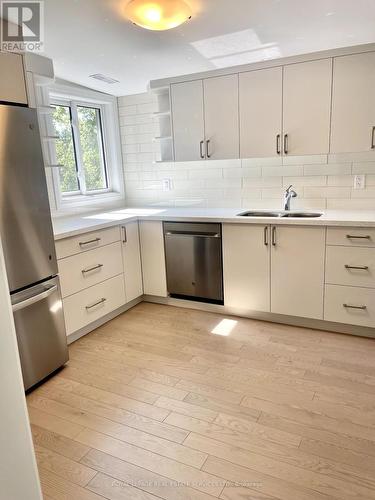 3 - 727 Avenue Road, Toronto, ON - Indoor Photo Showing Kitchen With Stainless Steel Kitchen With Double Sink With Upgraded Kitchen