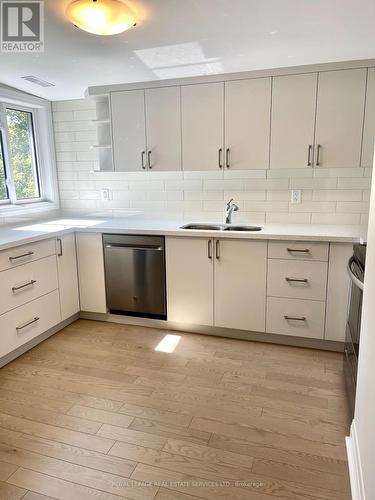 3 - 727 Avenue Road, Toronto, ON - Indoor Photo Showing Kitchen With Double Sink With Upgraded Kitchen