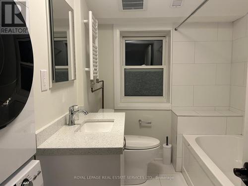 3 - 727 Avenue Road, Toronto, ON - Indoor Photo Showing Bathroom