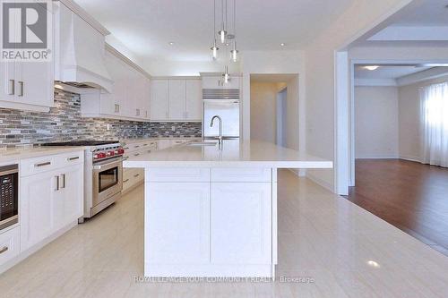 3148 Post Road, Oakville, ON - Indoor Photo Showing Kitchen With Upgraded Kitchen