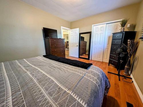 414 Walsh Street W, Thunder Bay, ON - Indoor Photo Showing Bedroom