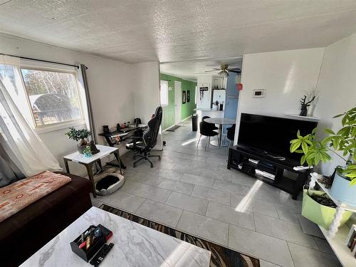 59 16740 W Hwy 17 West, Dryden, ON - Indoor Photo Showing Living Room