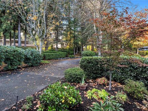 26-4630 Lochside Dr, Saanich, BC 