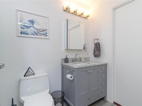 503-770 Cormorant St, Victoria, BC - Indoor Photo Showing Bathroom