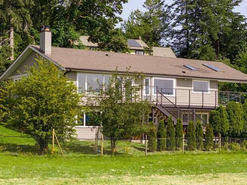 1355 Tapping Rd, North Saanich, BC 