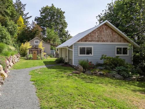 1355 Tapping Rd, North Saanich, BC 