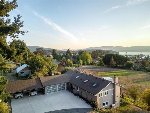 1355 Tapping Rd, North Saanich, BC 