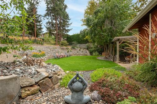 677 Drummond Court, Kelowna, BC - Outdoor