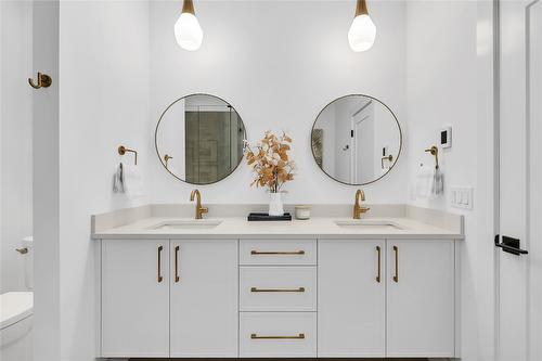 1-955 Manhattan Drive, Kelowna, BC - Indoor Photo Showing Bathroom