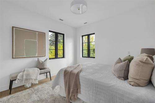 1-955 Manhattan Drive, Kelowna, BC - Indoor Photo Showing Bedroom