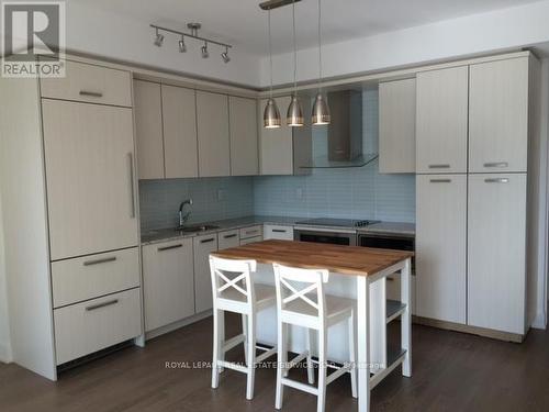 304 - 3018 Yonge Street, Toronto, ON - Indoor Photo Showing Kitchen