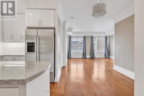 2101 - 35 Balmuto Street, Toronto, ON - Indoor Photo Showing Kitchen With Upgraded Kitchen