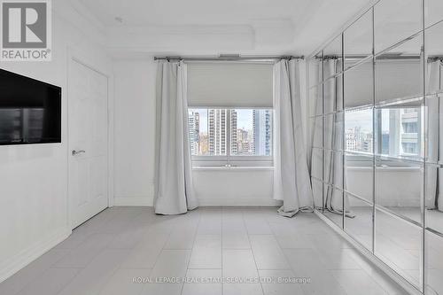 2101 - 35 Balmuto Street, Toronto, ON - Indoor