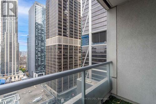 2101 - 35 Balmuto Street, Toronto, ON - Outdoor