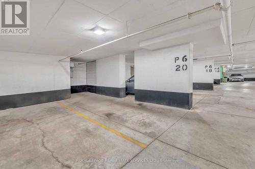 2101 - 35 Balmuto Street, Toronto, ON - Indoor Photo Showing Garage