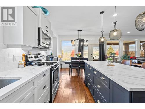 13192 Cliffstone Court, Lake Country, BC - Indoor Photo Showing Kitchen With Upgraded Kitchen