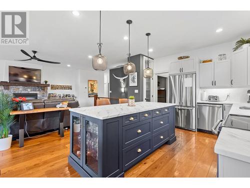 13192 Cliffstone Court, Lake Country, BC - Indoor Photo Showing Kitchen With Upgraded Kitchen