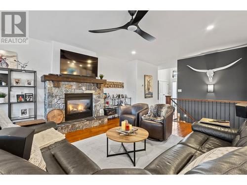 13192 Cliffstone Court, Lake Country, BC - Indoor Photo Showing Living Room With Fireplace