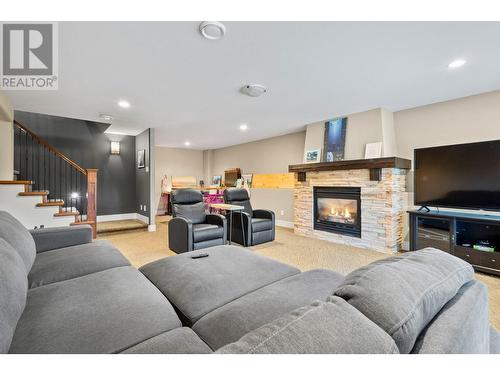 13192 Cliffstone Court, Lake Country, BC - Indoor Photo Showing Living Room With Fireplace