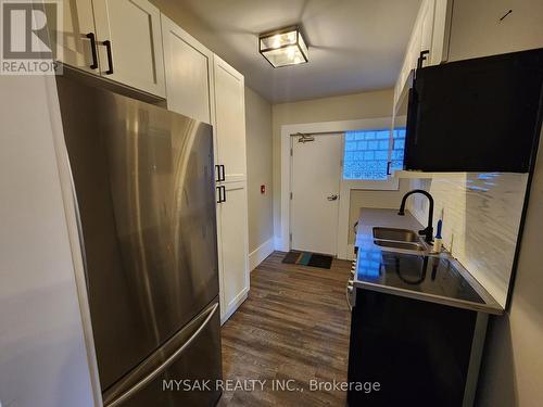 41-43 Albert Street, Hamilton, ON - Indoor Photo Showing Kitchen With Double Sink