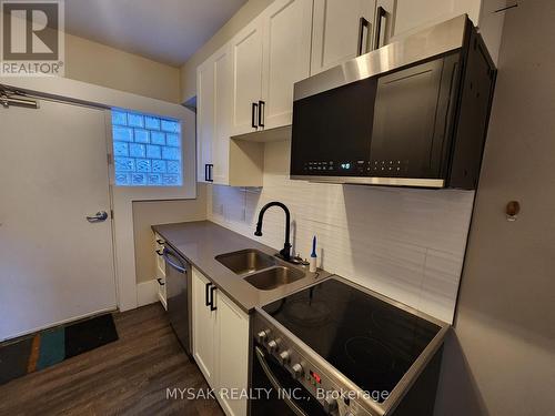 41-43 Albert Street, Hamilton, ON - Indoor Photo Showing Kitchen With Double Sink