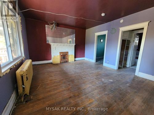 41-43 Albert Street, Hamilton, ON - Indoor Photo Showing Other Room With Fireplace