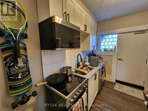 41-43 Albert Street, Hamilton, ON - Indoor Photo Showing Kitchen