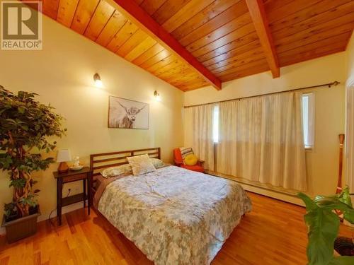 5584 Park Ave, Powell River, BC - Indoor Photo Showing Bedroom