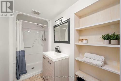 966 Princess Avenue, London, ON - Indoor Photo Showing Laundry Room