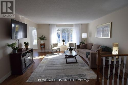 748 English Settlement Road, Quinte West, ON - Indoor Photo Showing Living Room