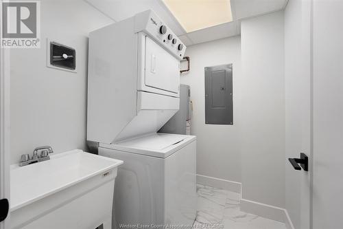 2550 Sandwich West Parkway Unit# 216, Lasalle, ON - Indoor Photo Showing Laundry Room