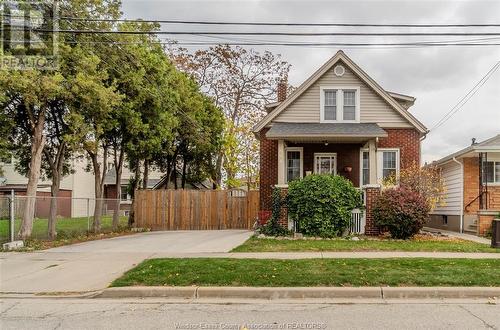 854 Arthur, Windsor, ON - Outdoor With Facade