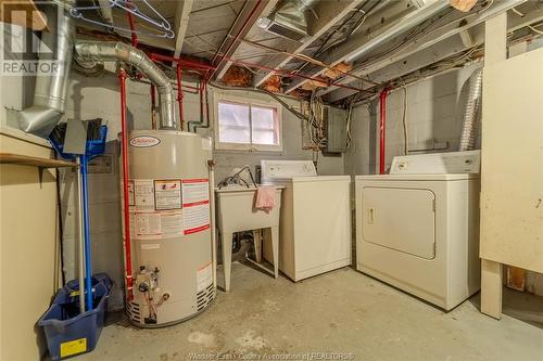 854 Arthur, Windsor, ON - Indoor Photo Showing Laundry Room