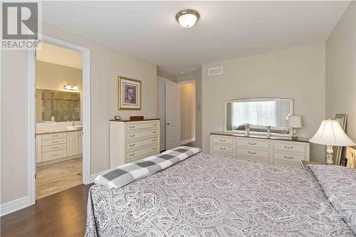 2660 Chamberland North Street, Rockland, ON - Indoor Photo Showing Bedroom