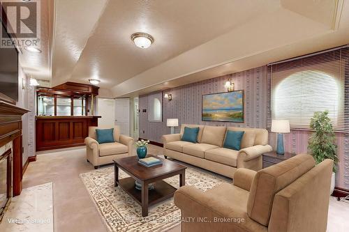 18 Waterwheel Street, Markham, ON - Indoor Photo Showing Living Room