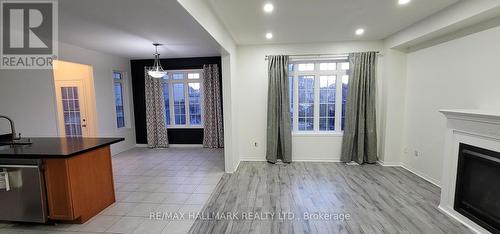 15 Oakmoor Lane, Markham, ON - Indoor With Fireplace