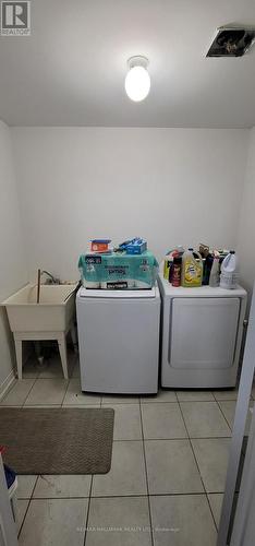 15 Oakmoor Lane, Markham, ON - Indoor Photo Showing Laundry Room