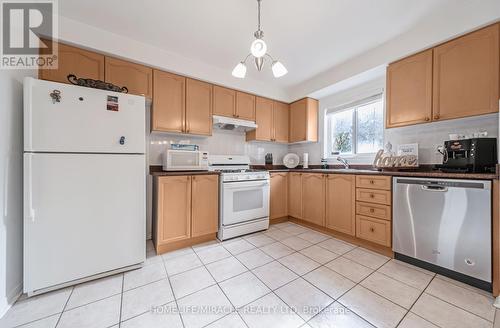 5160 Boardwalk Drive, Mississauga, ON - Indoor Photo Showing Kitchen