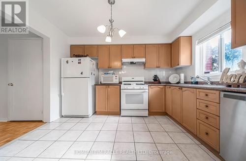 5160 Boardwalk Drive, Mississauga, ON - Indoor Photo Showing Kitchen