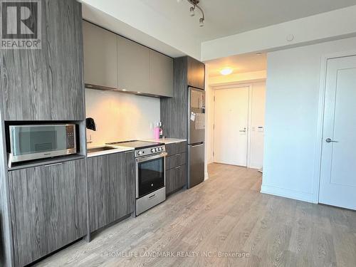 3901 - 70 Annie Craig Drive, Toronto, ON - Indoor Photo Showing Kitchen