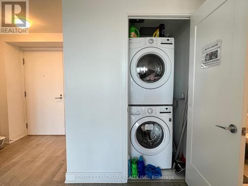 3901 - 70 Annie Craig Drive, Toronto, ON - Indoor Photo Showing Laundry Room