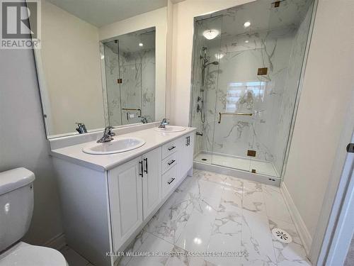 507 Dundas Street E, Oakville, ON - Indoor Photo Showing Bathroom